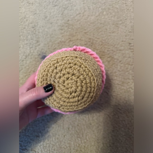 Crochet stuffed cupcake - Picture 4 of 7